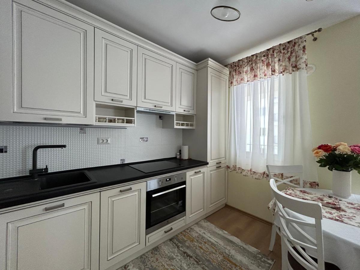 Apartament Rose Gura Humorului Zewnętrze zdjęcie
